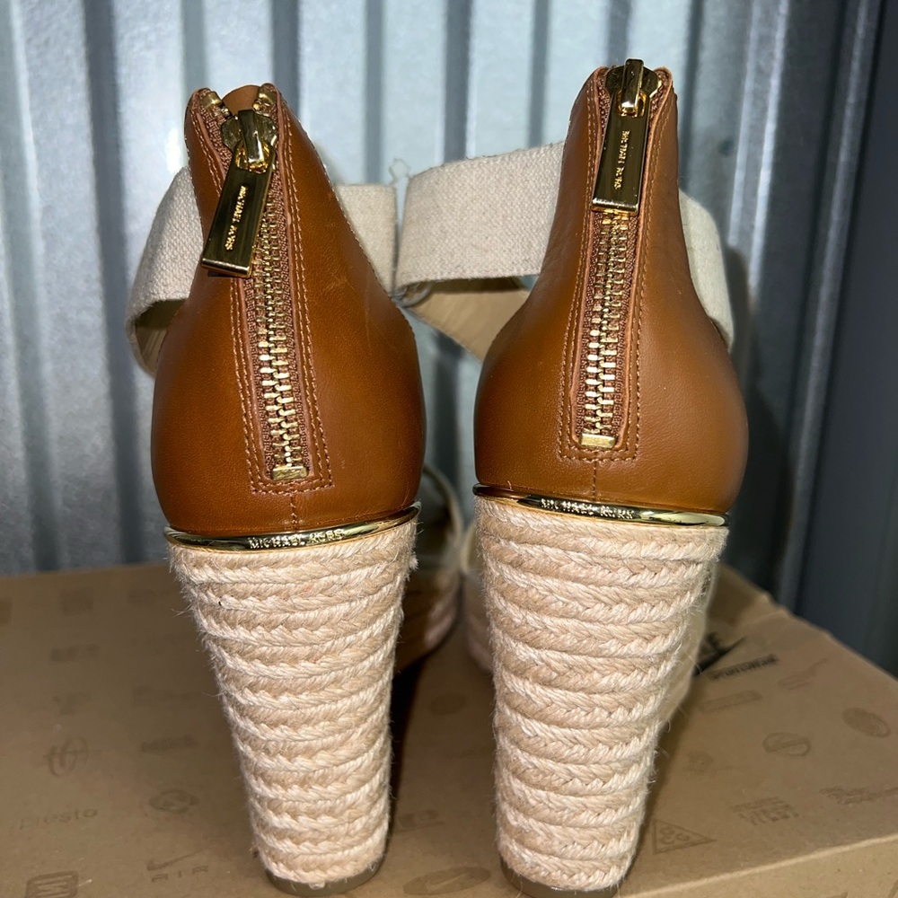 Women's Beige Michael Kors wedges Espadrille Sandals - Picture 8 of 9
